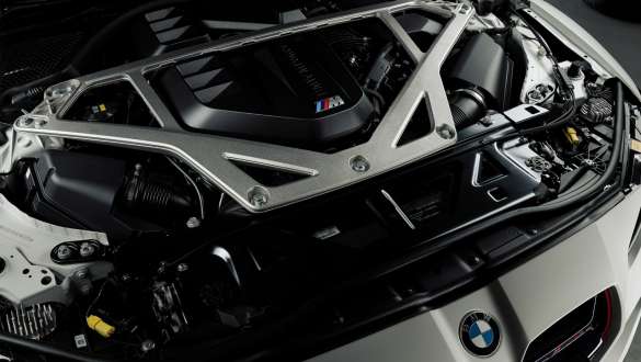 High-Performance M TwinPower Turbo Reihen-6-Zylinder-Benzinmotor BMW M3 CS G80 BMW M3 CS G80 High-Performance M TwinPower Turbo Reihen-6-Zylinder-Benzinmotor Nahaufnahme