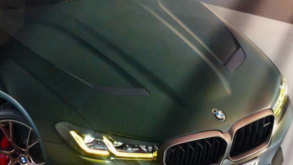 Mesures d'architecture légère de la BMW M5 CS F90 2021 Mesures d’architecture légère de la BMW M5 CS F90 2021 Frozen Deep Green metallic, capot moteur en carbone