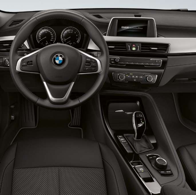 Poste de conduite de la BMW X2 sDrive20i Modèle Advantage BMW X2 sDrive20i Modèle Advantage 2018 F39 intérieur, poste de conduite