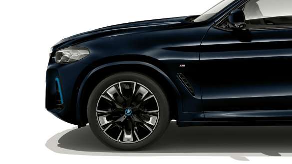 Vue de profil de la BMW iX3 BMW iX3 G08 2021, vue de profil