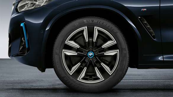 Jantes BMW M 19" aérodynamiques à doubles rayons 842, exécution bicolor de la BMW iX3 G08 2021 Jantes BMW M 19" aérodynamiques à doubles rayons 842, exécution bicolor de la BMW iX3 G08 2021