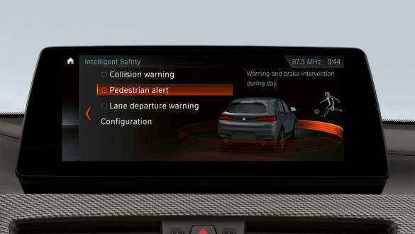 Driving Assistant Plus della BMW X2 M35i (F39) Driving Assistant Plus BMW X2 M35i (F39) interni plancia strumenti