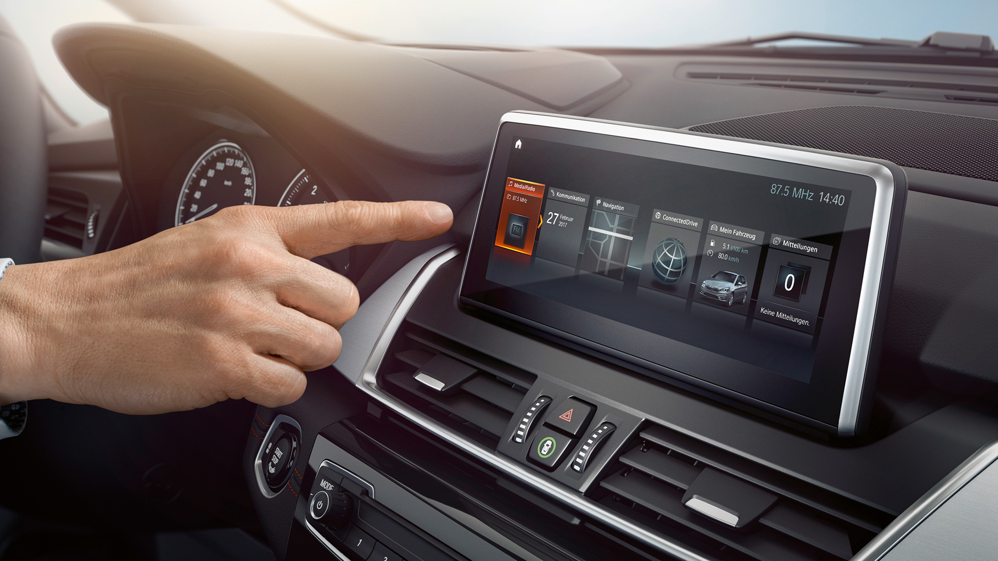 BMW Personal CoPilot de la BMW Série 2 Active Tourer F45 BMW Personal CoPilot de la BMW Série 2 Active Tourer F45 2018, Control Display habitacle
