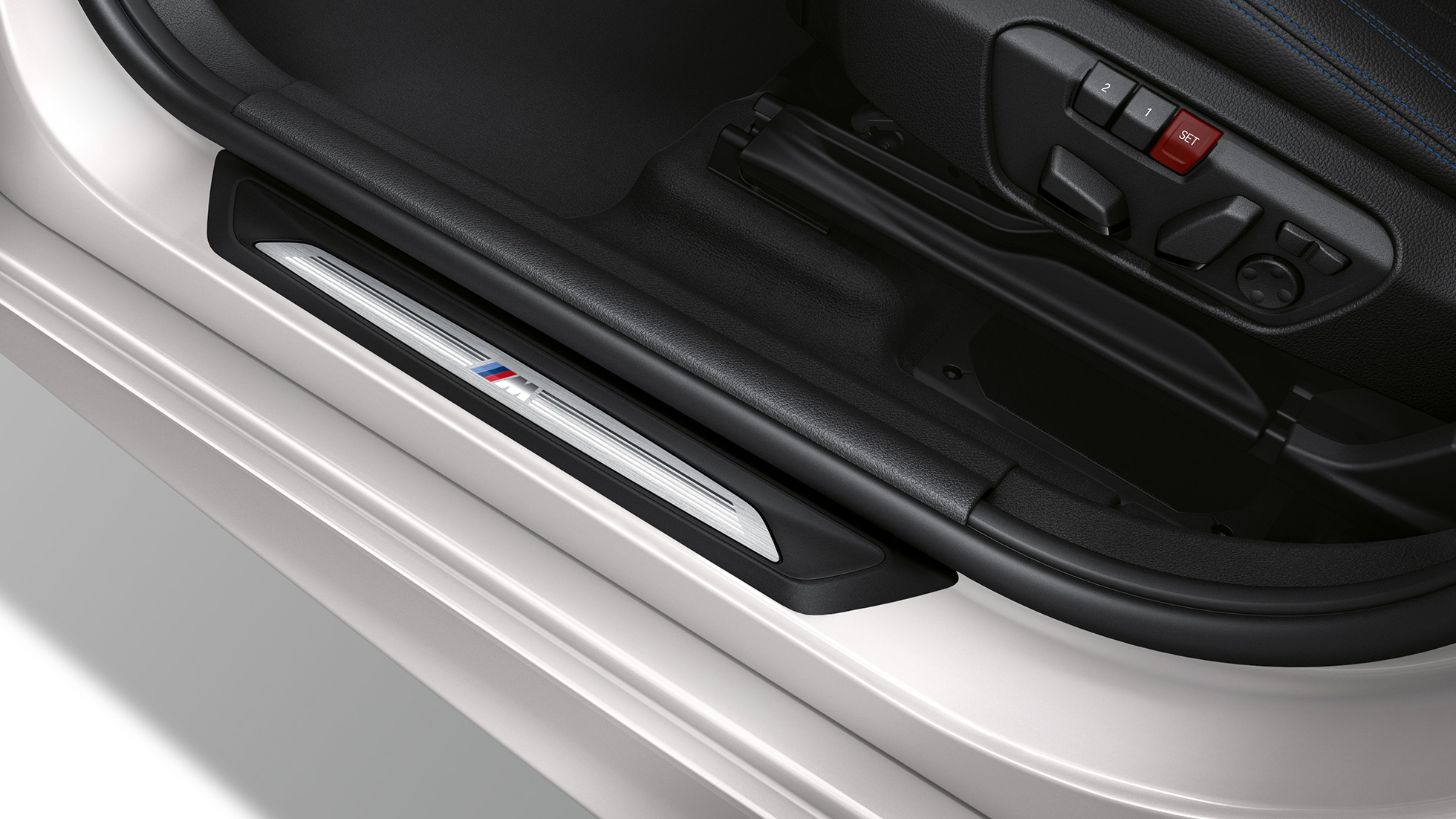 Einstiegsleisten BMW 2er Active Tourer Modell M Sport F45 Einstiegsleisten BMW 2er Active Tourer 220d xDrive Modell M Sport F45 2018 Mineralweiss metallic Exterieur