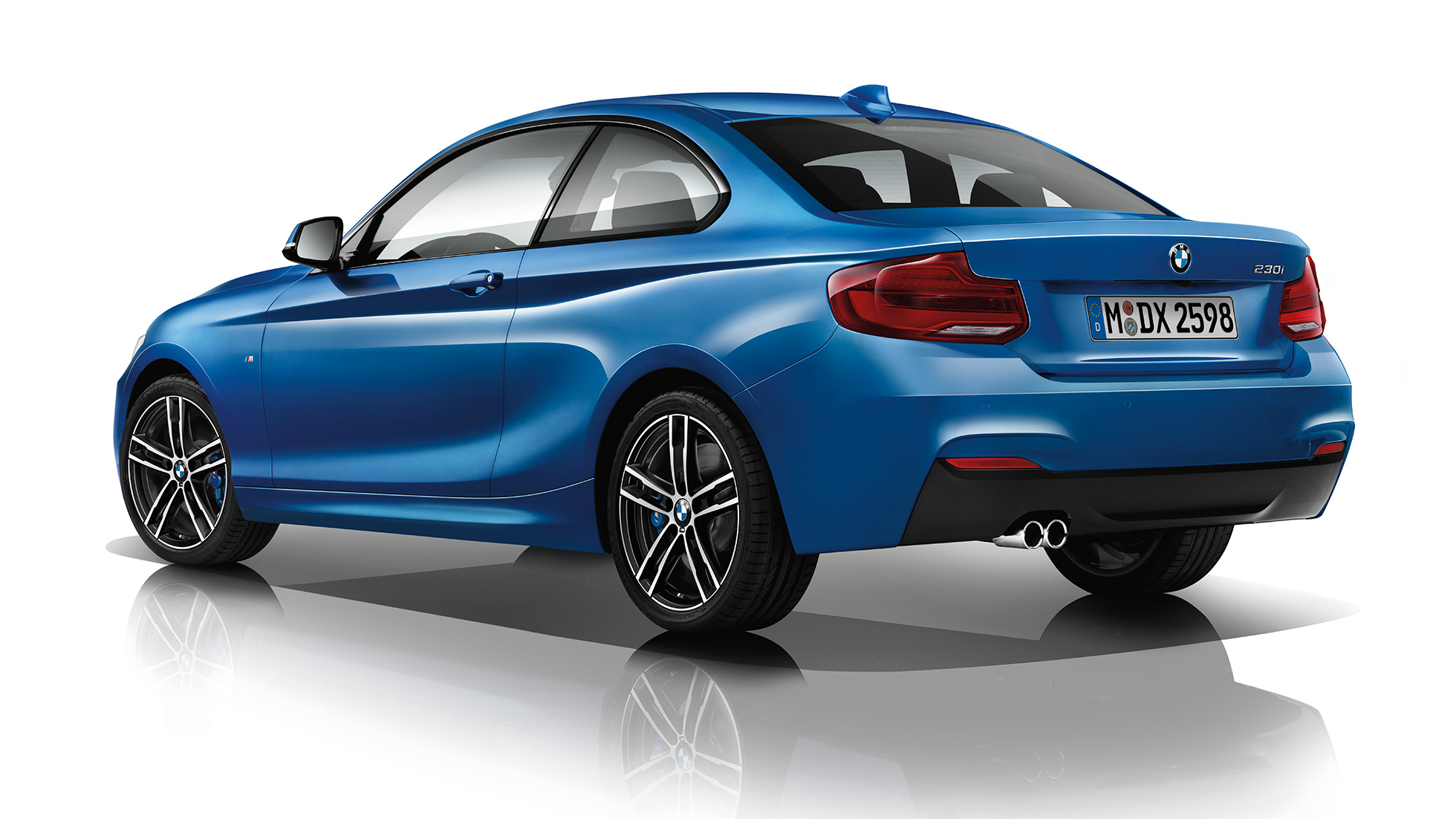 BMW Serie 2 Coupé, modello M Sport, ripresa posteriore a tre quarti BMW Serie 2 Coupé, modello M Sport, ripresa posteriore a tre quarti