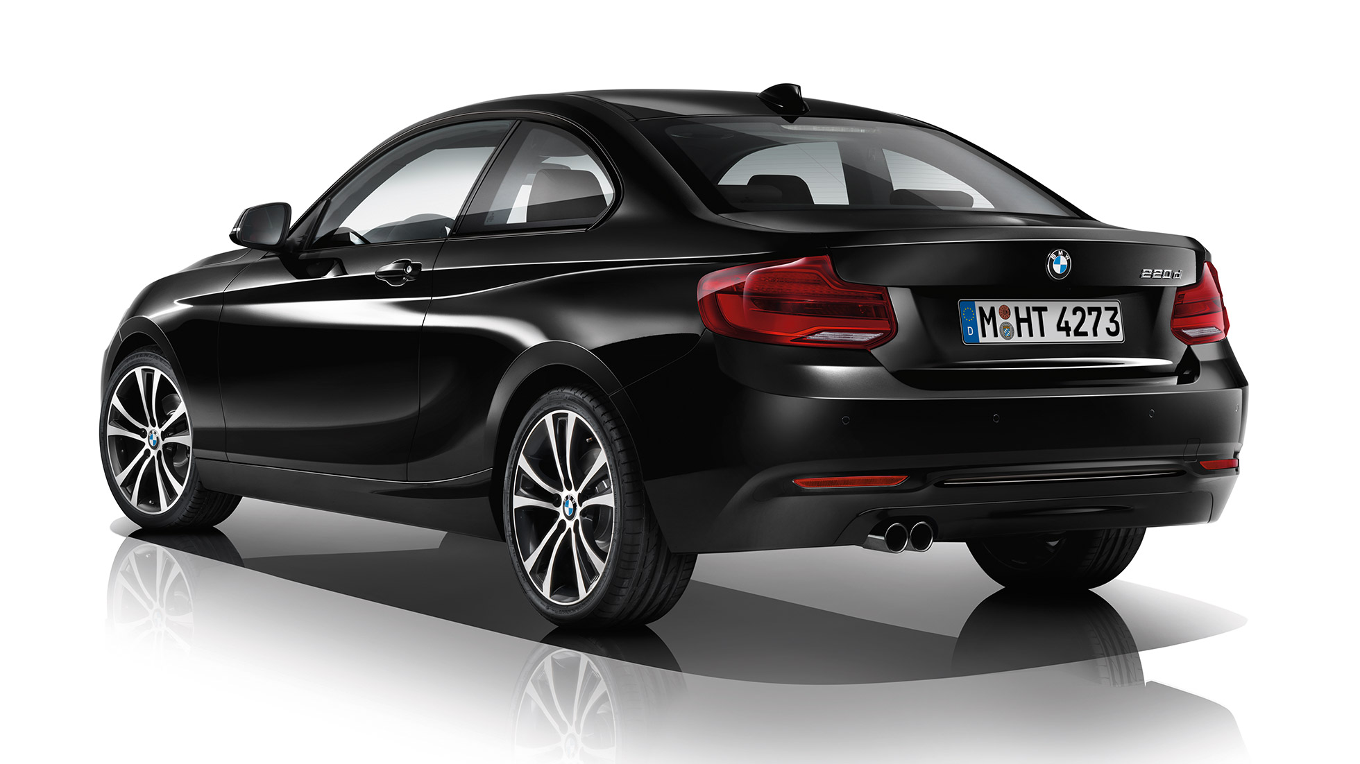 BMW Serie 2 Coupé, modello Sport Line, ripresa posteriore a tre quarti BMW Serie 2 Coupé, modello Sport Line, ripresa posteriore a tre quarti