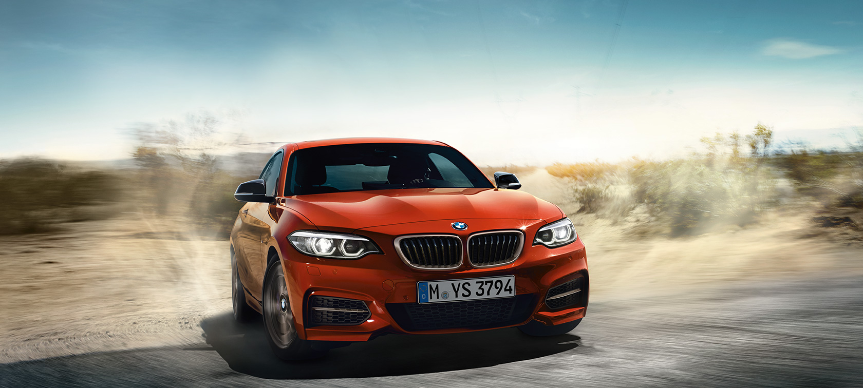 BMW Serie 2 Coupé, ripresa dinamica in movimento BMW Serie 2 Coupé, ripresa dinamica in movimento