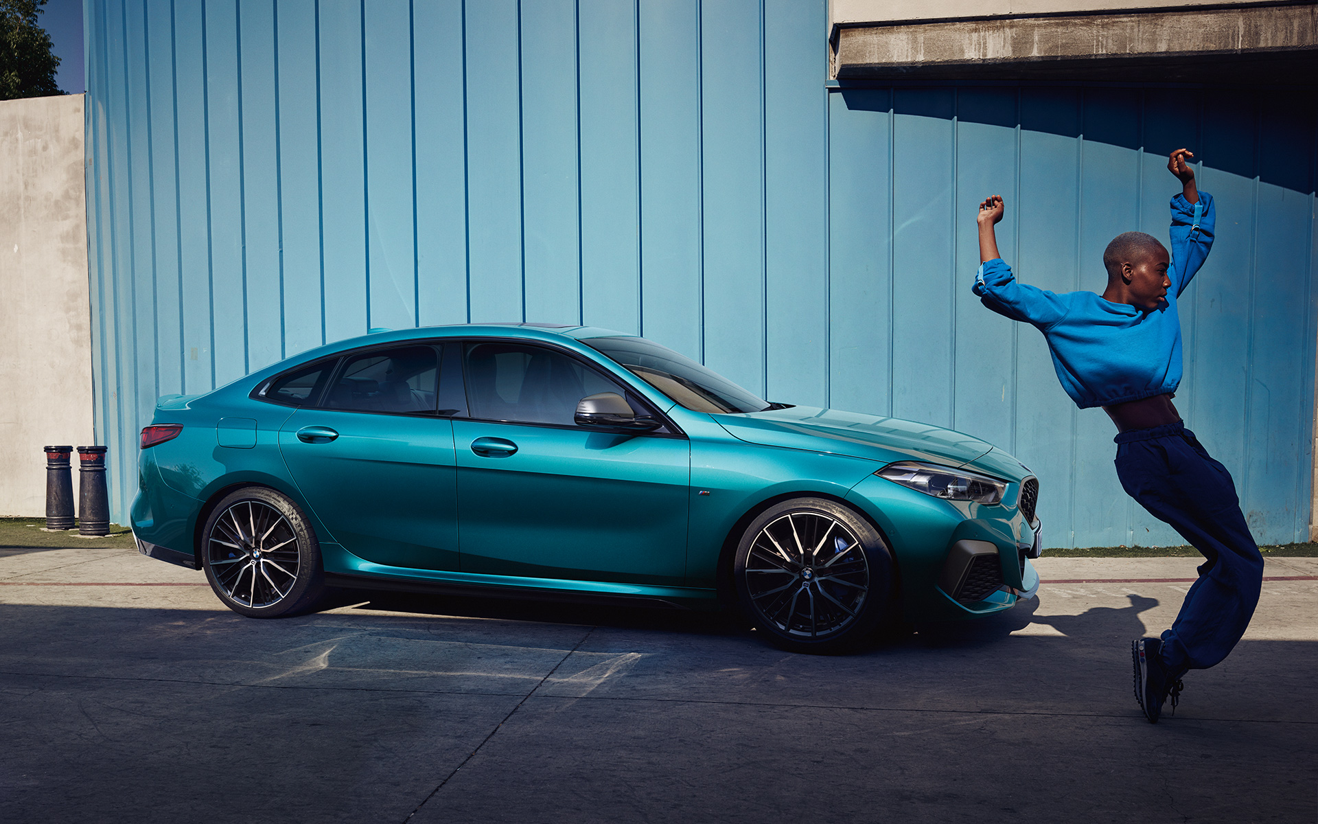Accattivante silhouette da coupé della BMW Serie 2 Gran Coupé F44 Accattivante silhouette da coupé della BMW Serie 2 Gran Coupé F44 Snapper Rocks Blue metallizzato, vista laterale