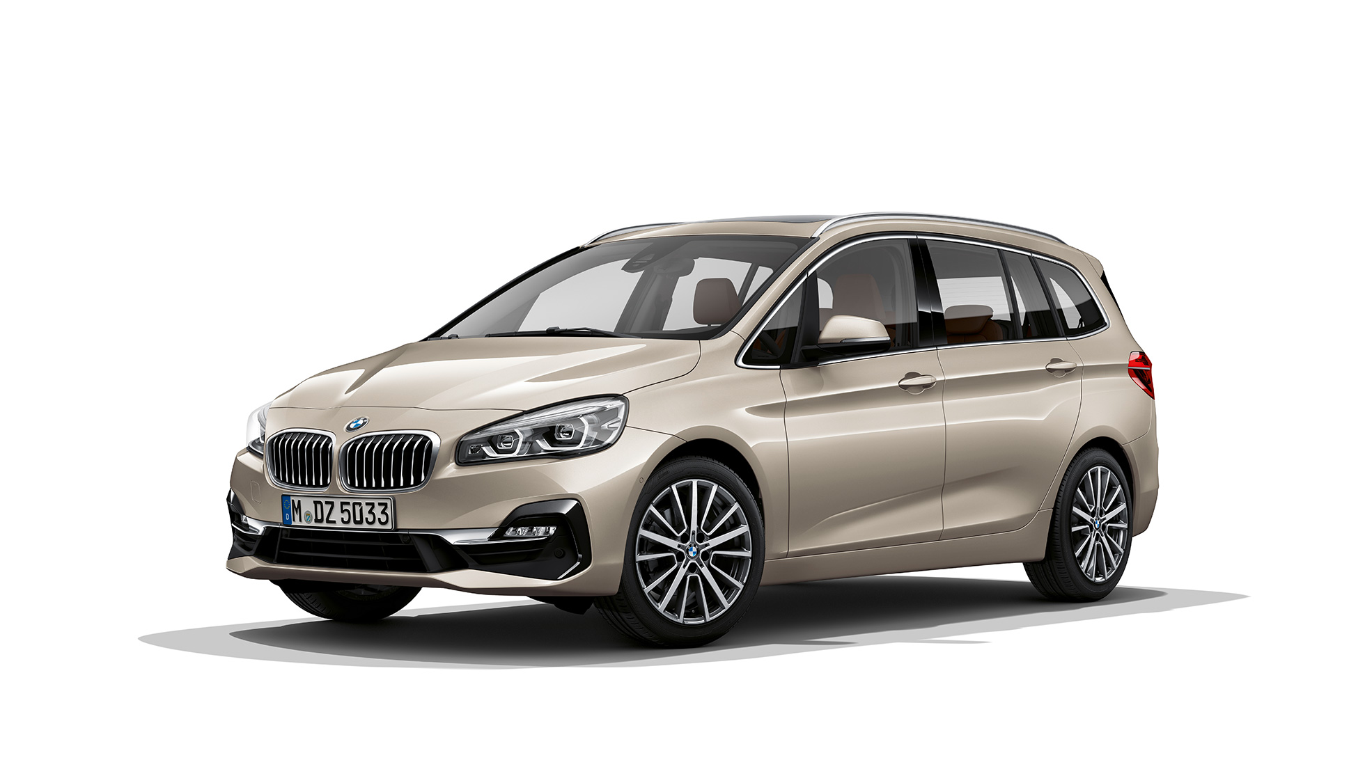 Dreiviertel-Frontansicht BMW 2er Gran Tourer Modell Luxury Line F46 BMW 2er Gran Tourer 218d xDrive Modell Luxury Line F46 Facelift 2018 Jucarobeige metallic Dreiviertel-Frontansicht