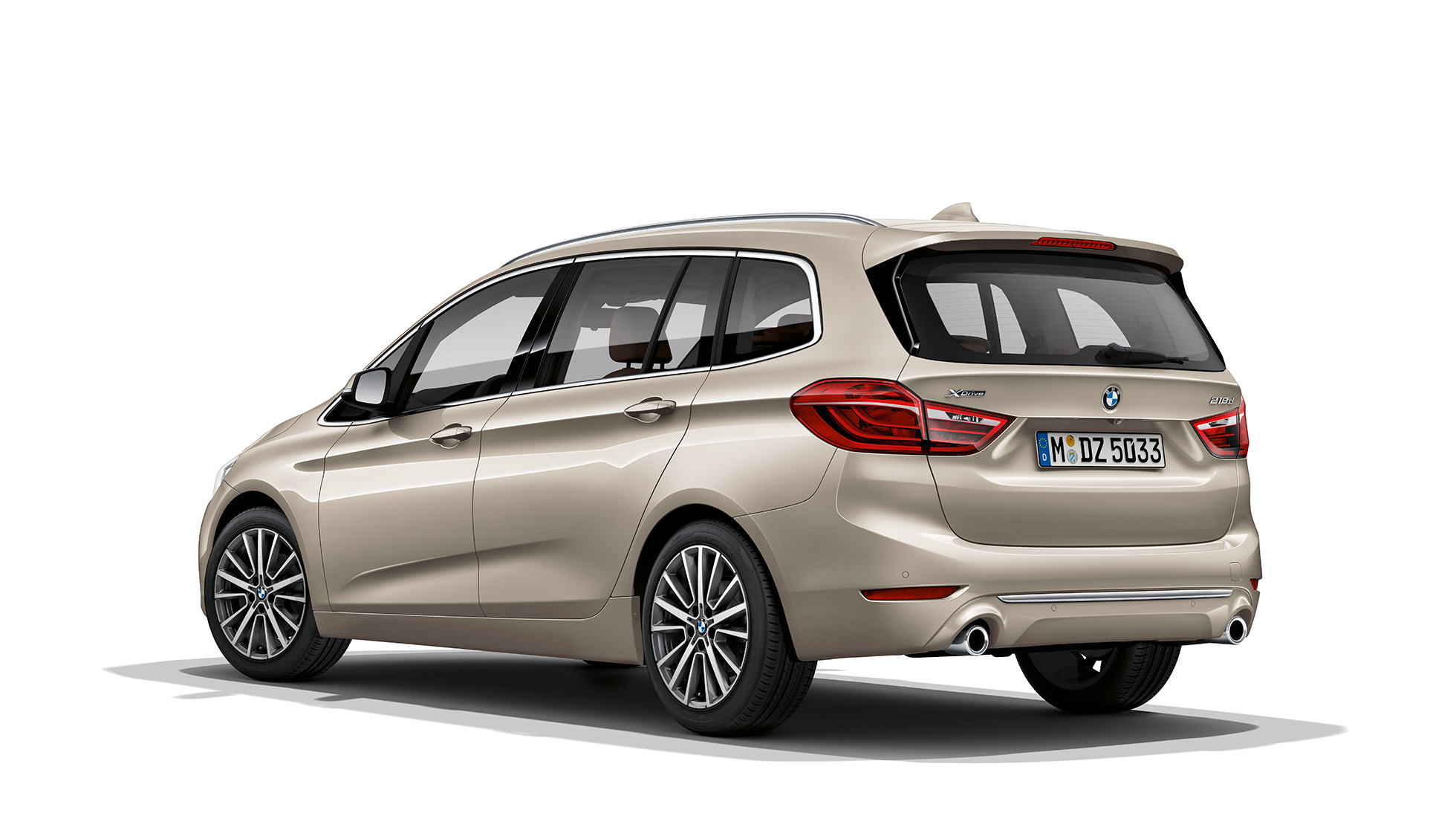 Dreiviertel-Heckansicht BMW 2er Gran Tourer Modell Luxury Line F46 BMW 2er Gran Tourer 218d xDrive Modell Luxury Line F46 Facelift 2018 Jucarobeige metallic Dreiviertel-Heckansicht
