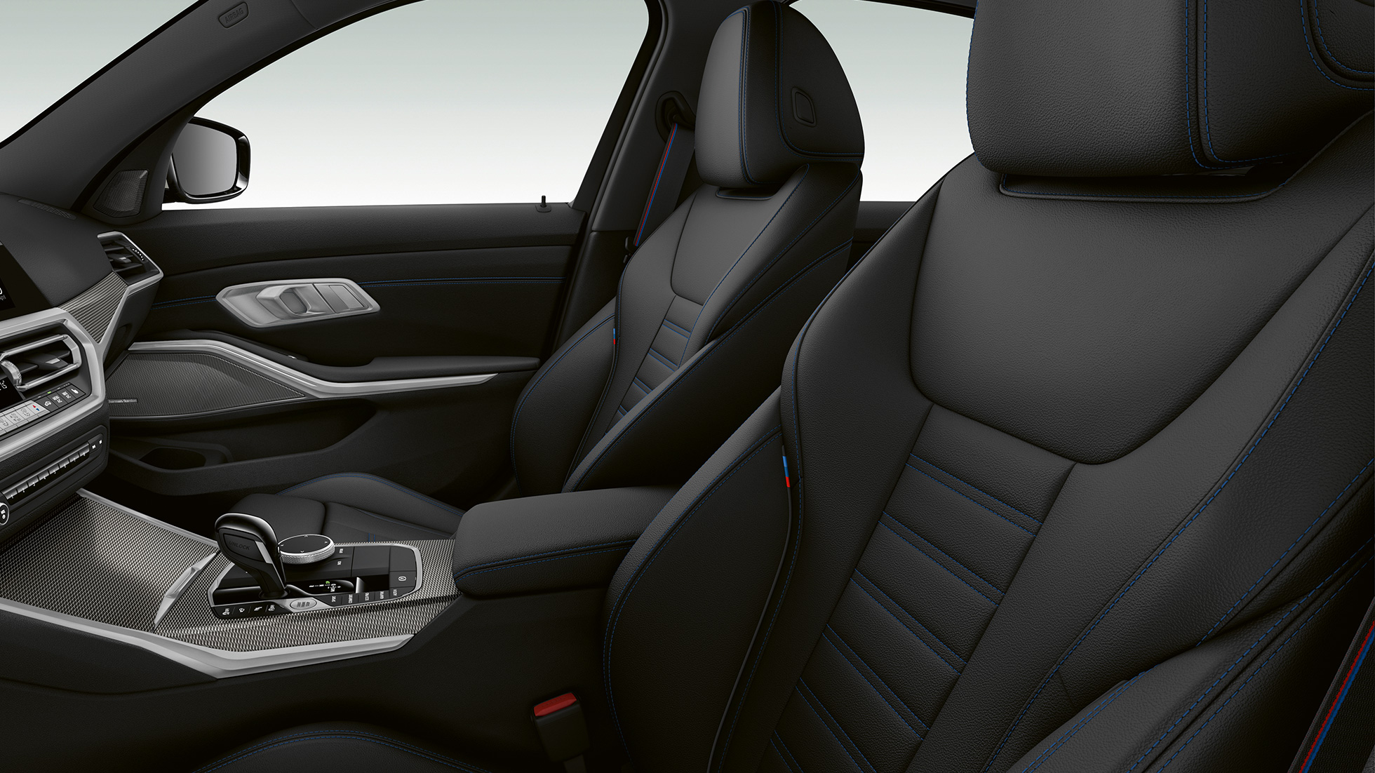 BMW 3er Limousine, M340i xDrive Vordersitze. Seitliche Nahaufnahme der Vordersitze der BMW 3er M340i xDrive Limousine.
