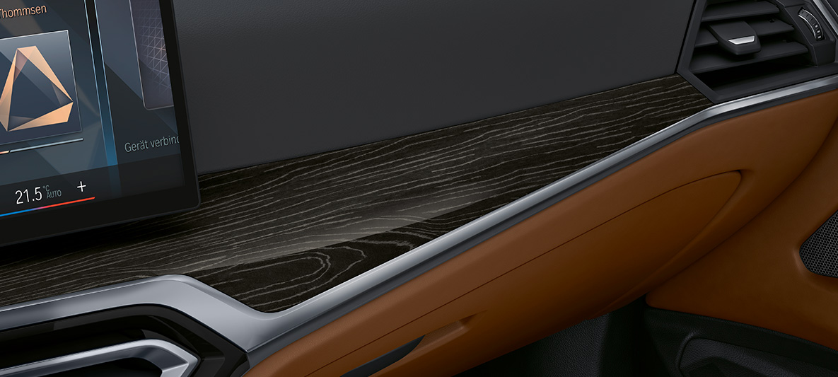 BMW Individual Interieurleisten Edelholzausführung 'Fineline' schwarz mit Silbereffekt offenporig und Akzentleiste in Perlglanz Chrom BMW 4er Cabrio 2020 G23 Individual Innenraum BMW Individual Interieurleisten Edelholzausführung 'Fineline' schwarz mit Silbereffekt offenporig und Akzentleiste in Perlglanz Chrom BMW 4er Cabrio Individual G23 2020 Innenraum