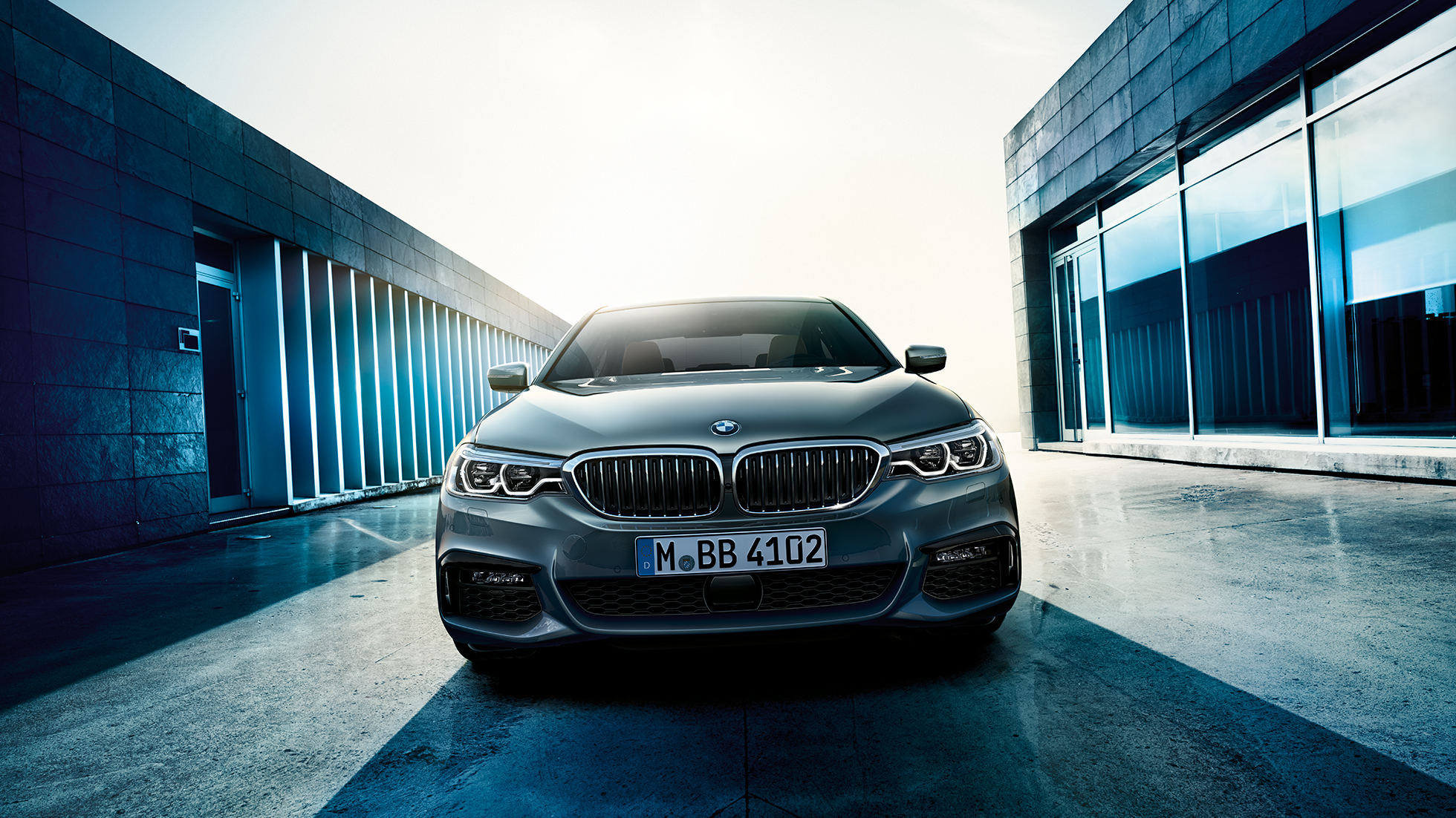Extérieur BMW Série 5 Berline Extérieur Aperçus de la BMW Série 5 Berline 540i Berline G30 Bluestone metallic vue avant