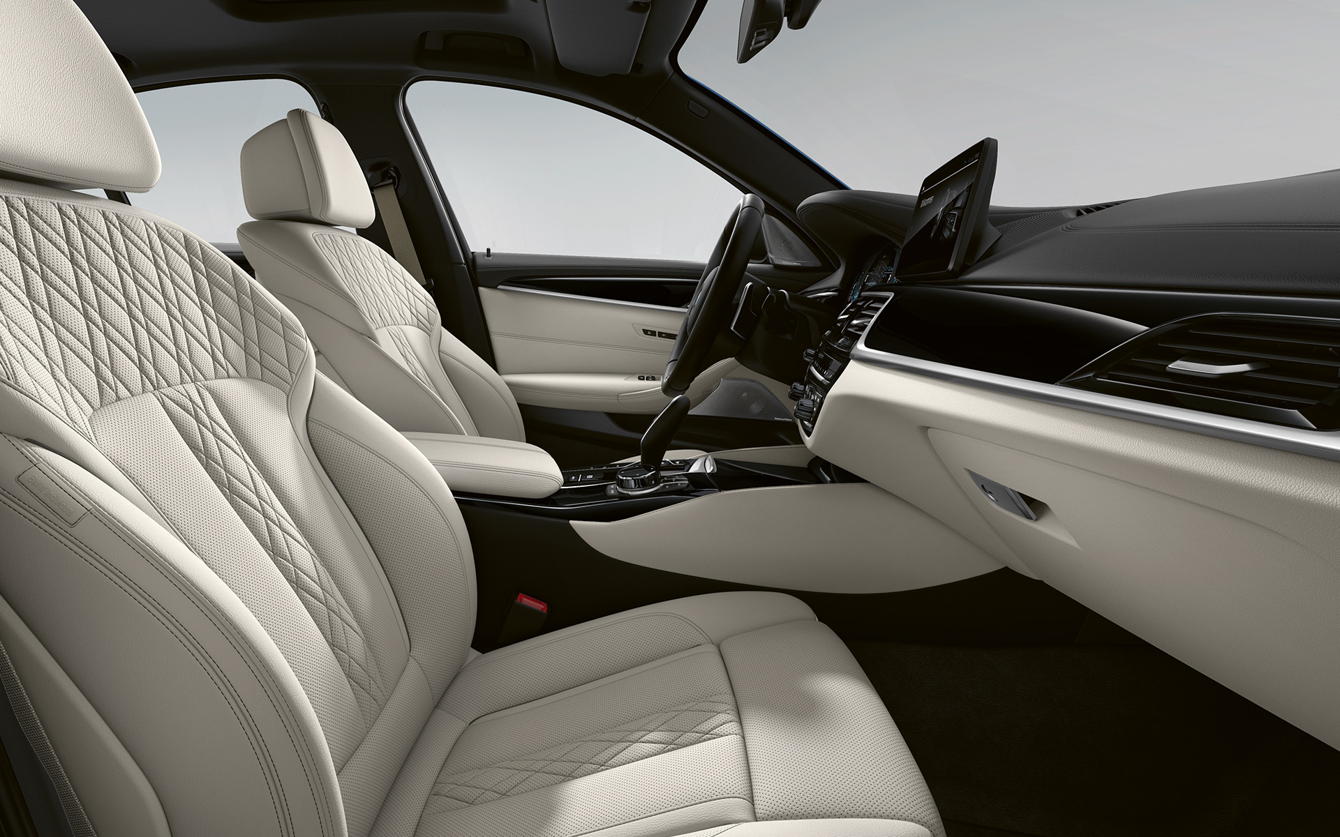 BMW 5er Limousine G30 Facelift 2020 Interieur in BMW Individual Volllederausstattung 'Merino' | Rauchweiß