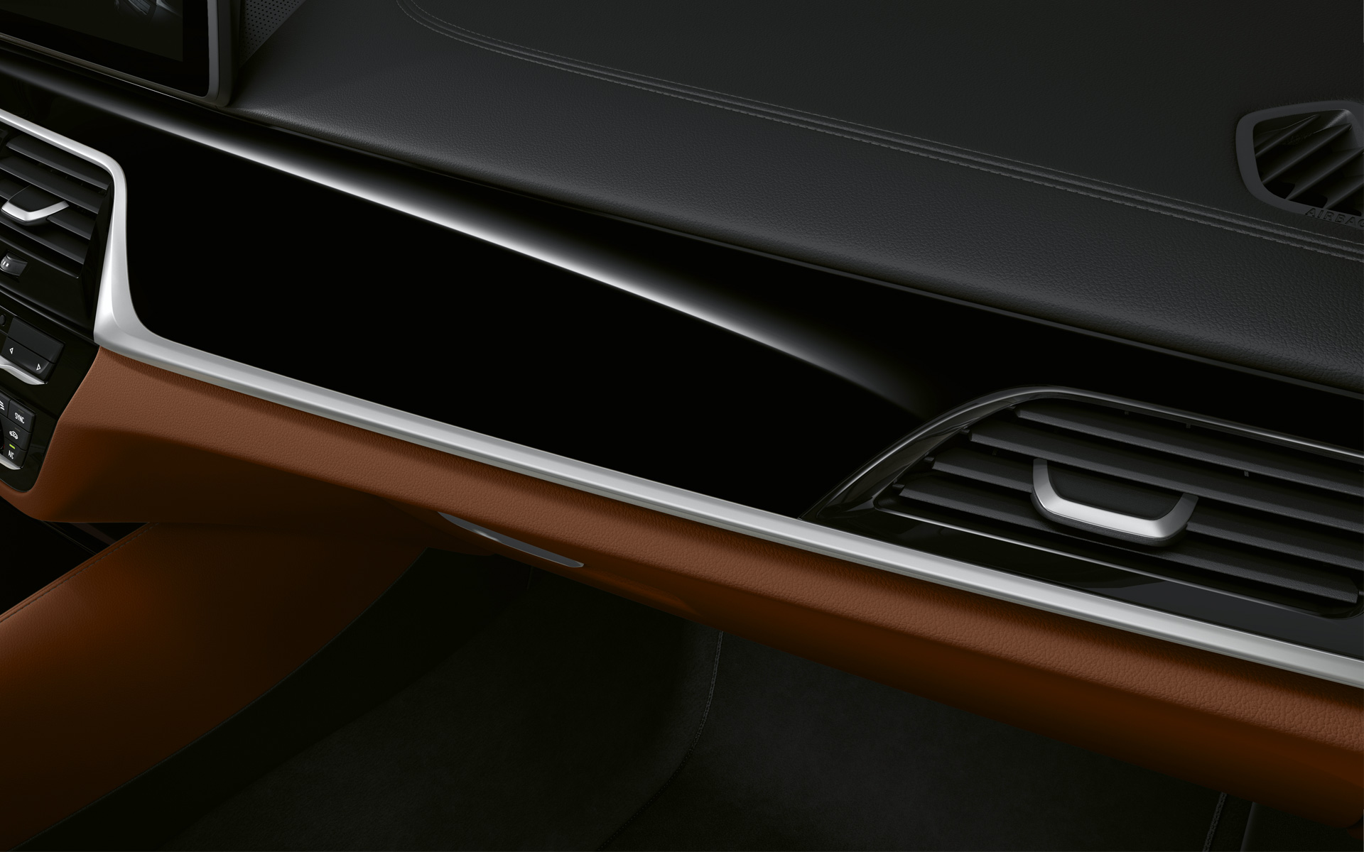 BMW 5er Limousine G30 Facelift 2020 Cockpit im Detail BMW Individual Interieurleisten Pianolack schwarz