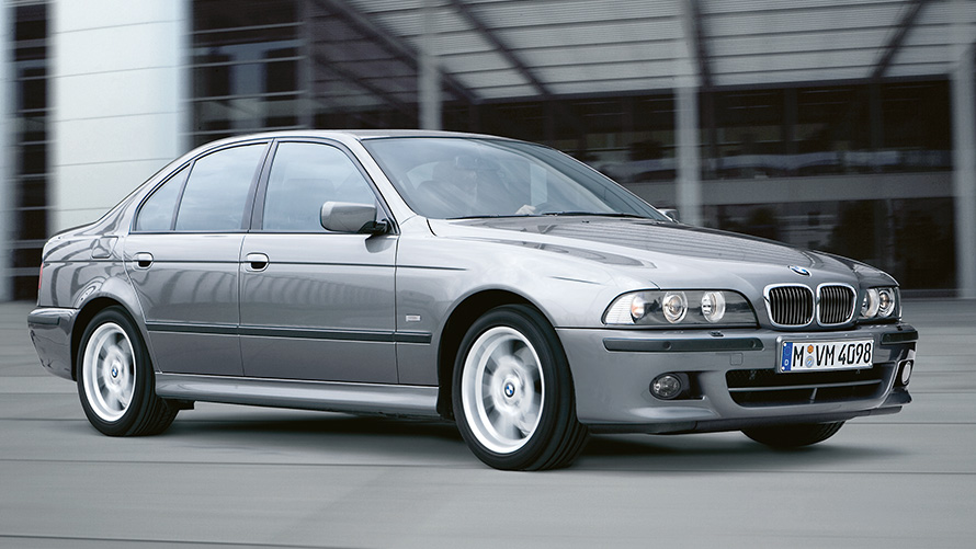 BMW Serie 5 Berlina (E39) vista tre quarti anteriore BMW Serie 5 Berlina (E39) vista tre quarti anteriore