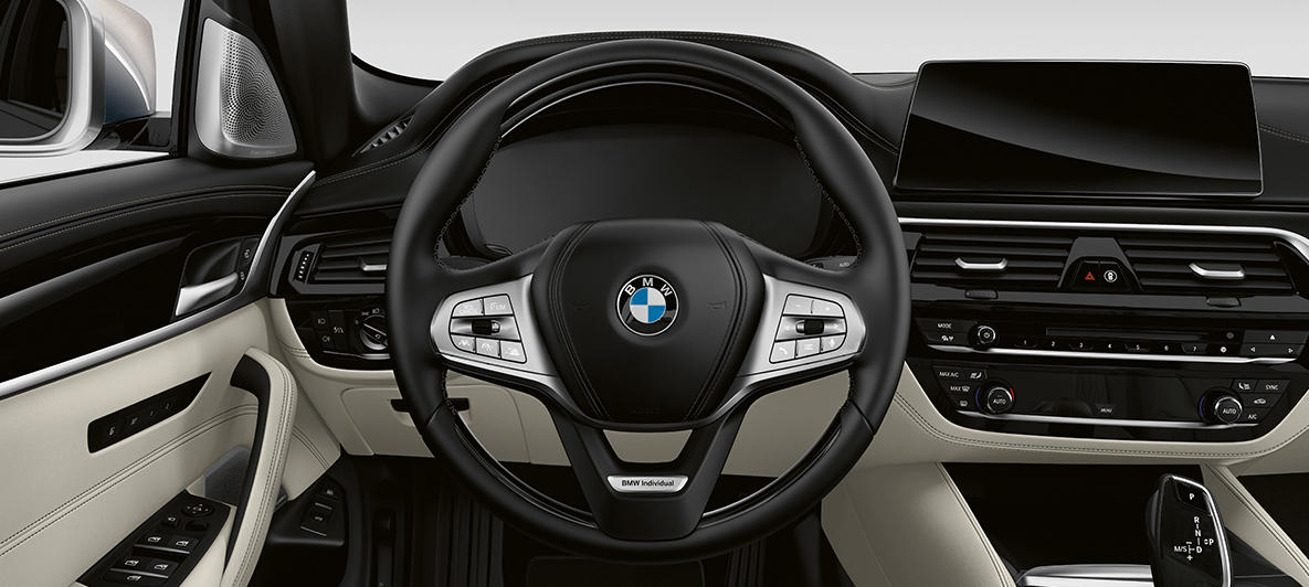 Volant BMW Individual BMW Série 5 Touring Volant BMW Individual BMW Série 5 Touring G31 vue avant du volant