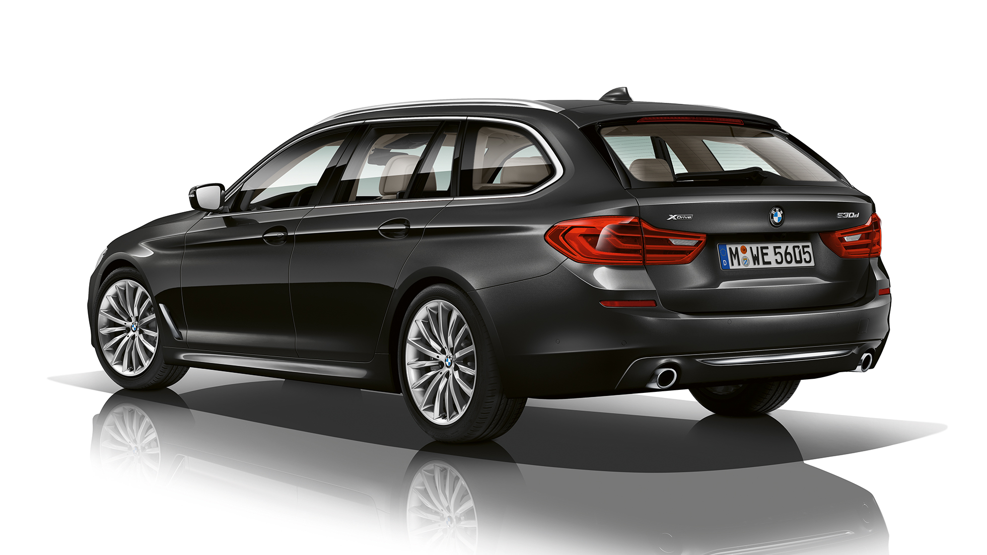 Luxury Line vue de trois-quarts arrière BMW Série 5 Touring Luxury Line BMW Série 5 Touring 540i xDrive Touring G31 Sophistograu Brillanteffekt metallic vue de trois-quarts arrière