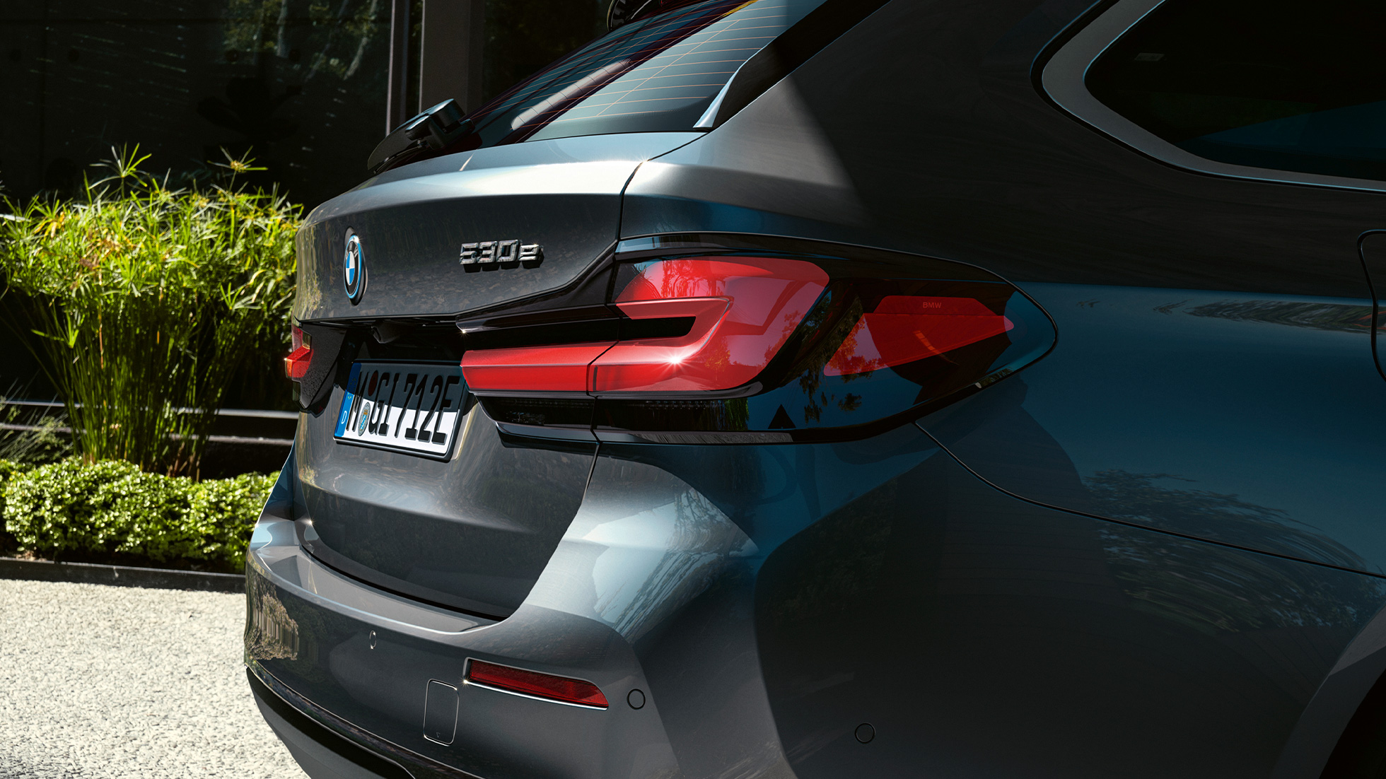 Rückleuchten in 3-D-Form BMW 5er Touring G31 Rückleuchten in 3-D-Form BMW 5er Touring G31 Facelift 2020 Sophistograu Nahaufnahme Heck