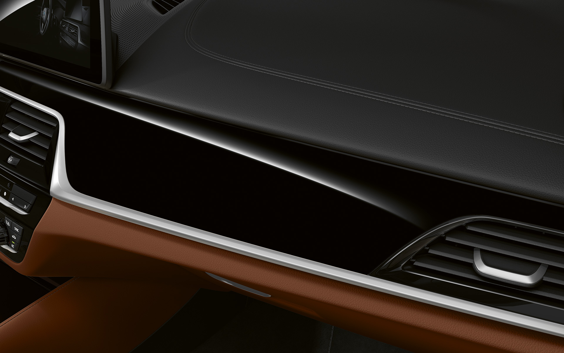 BMW Serie 5 Touring G31 LCI Cockpit in primo piano con modanatura interna BMW Individual in Piano Black BMW Serie 5 Touring G31 Facelift 2020 Cockpit in primo piano con modanatura interna BMW Individual in Piano Black