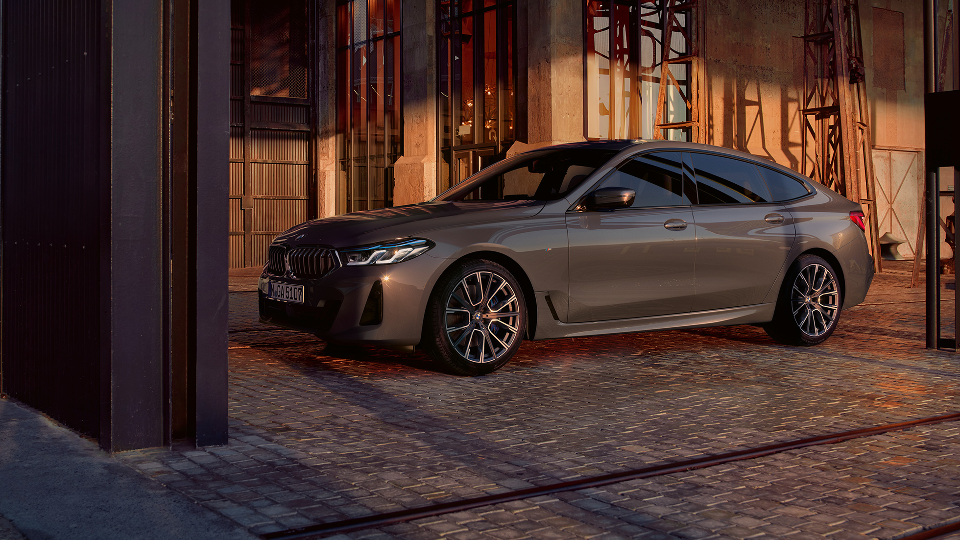 Silhouette della BMW Serie 6 Gran Turismo G32 2020 BMW Serie 6 Gran Turismo 640i xDrive G32 2020 Bernina Grey in vista laterale