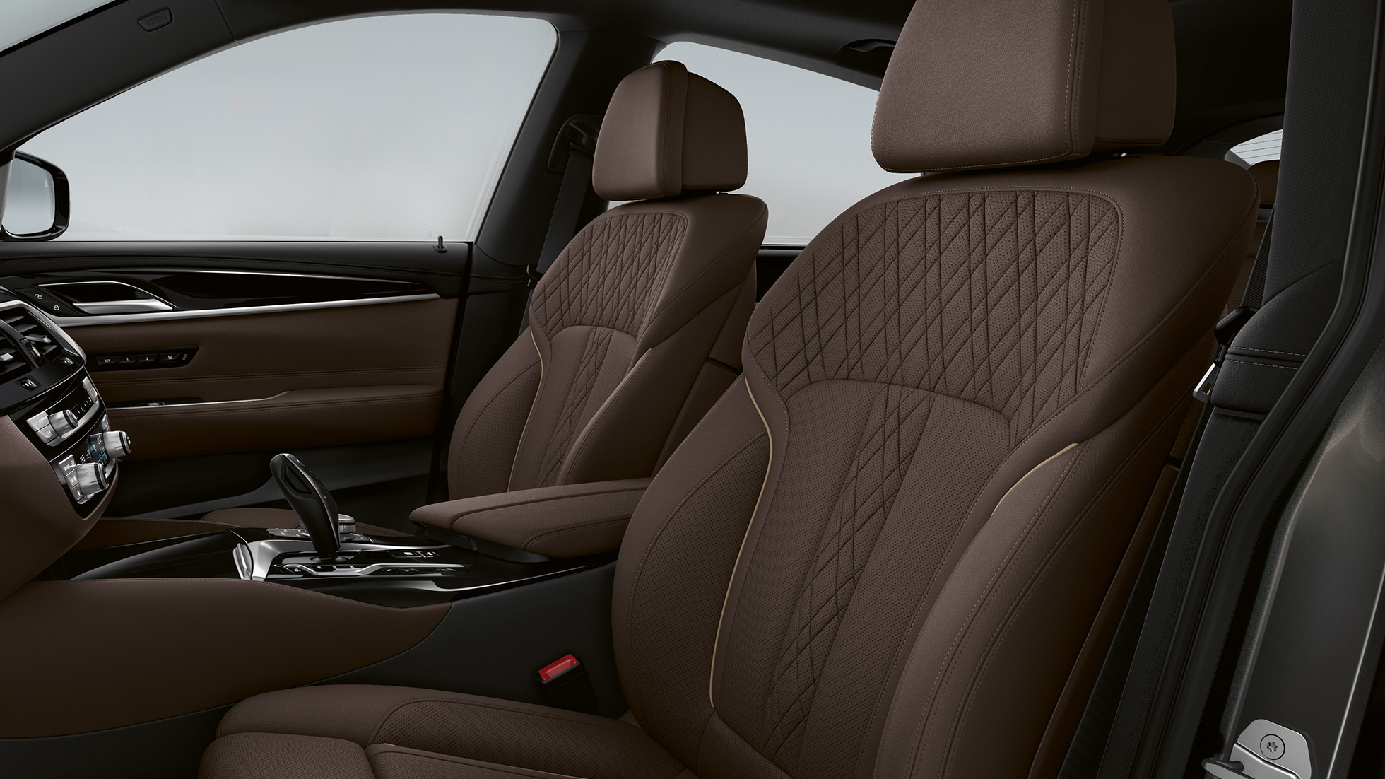 Sellerie de la BMW Série 6 Gran Turismo Luxury Line G32 2020 Sellerie en cuir exclusif Nappa Mokka de la BMW Série 6 Gran Turismo G32 640d xDrive 2020 Luxury Line, habitacle
