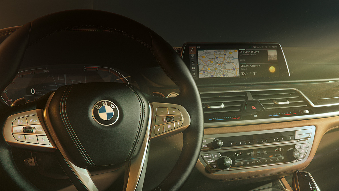 BMW 7er Limousine BMW Remote Software Upgrade BMW Remote Software Upgrade: Nahaufnahme der Instrumentenkombination