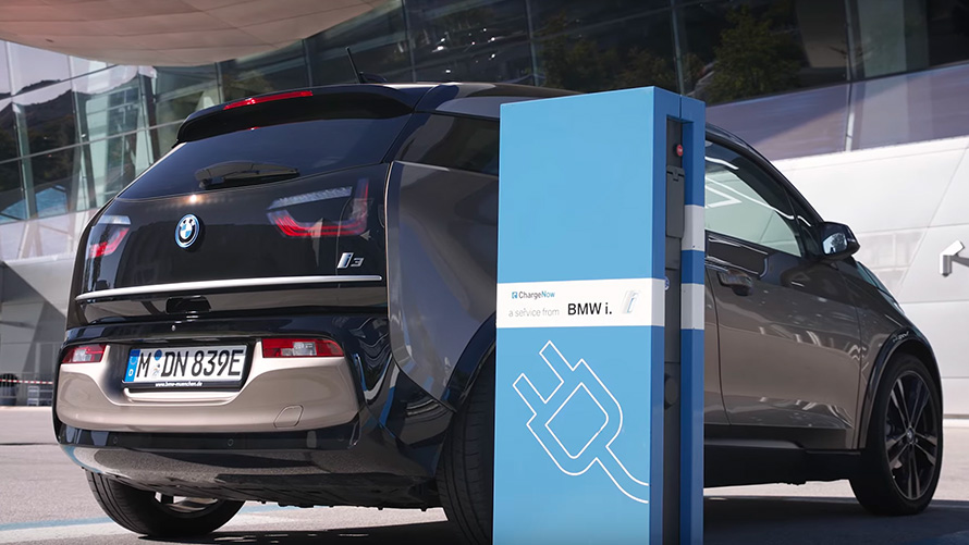 BMW i3 an Ladestation BMW i3 an Ladestation