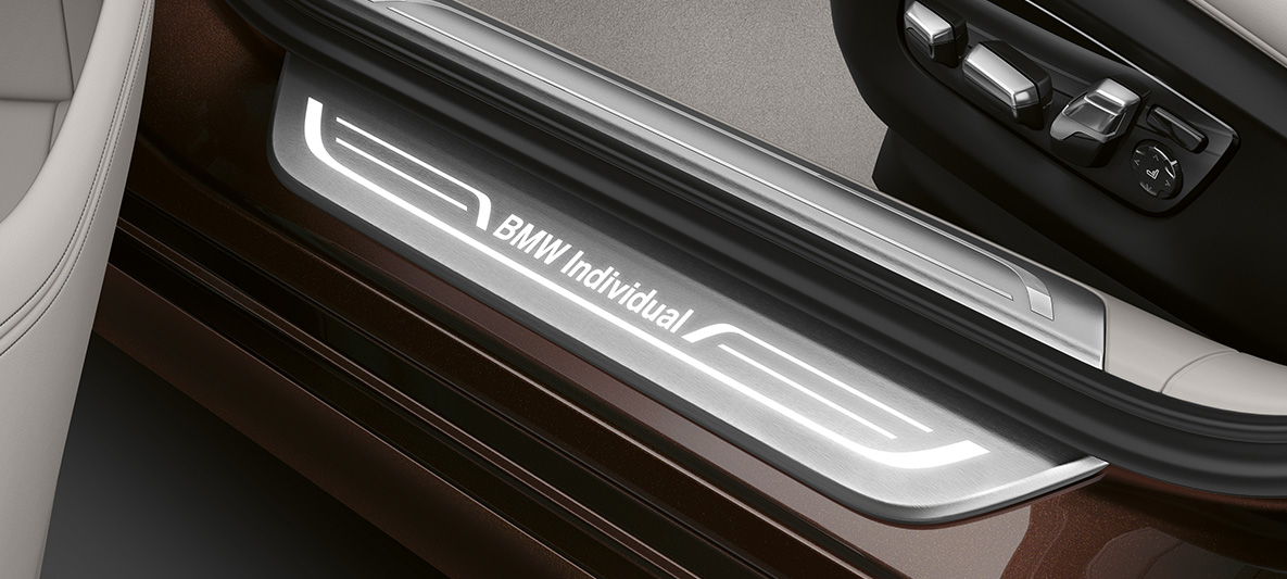 BMW Individual 7er Limousine Einstiegsleiste BMW 7er Limousine: Einstiegsleiste mit BMW Individual Schriftzug