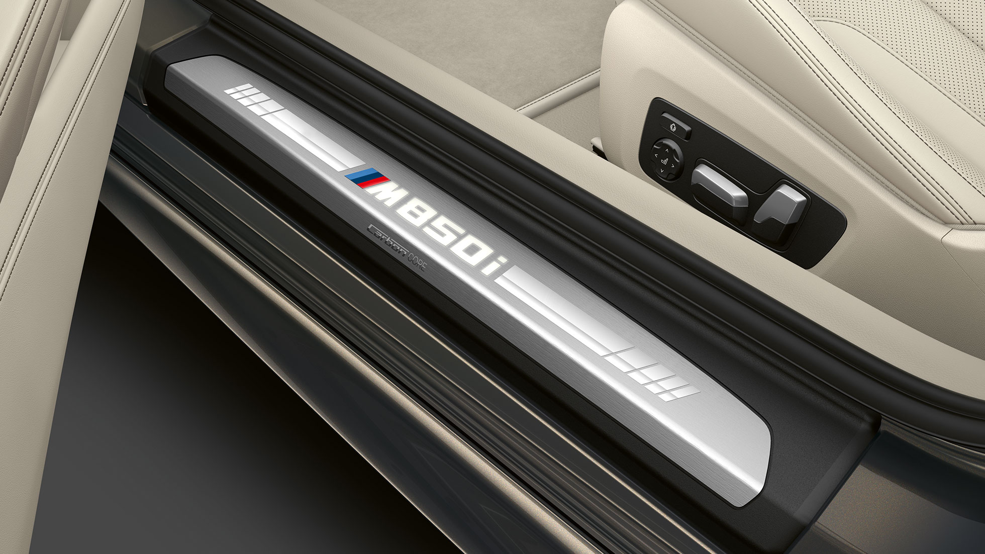 BMW M850i xDrive, Dravitgrau metallic, seuils de porte. G14 BMW M850i xDrive, Dravitgrau metallic, seuils de porte. G14