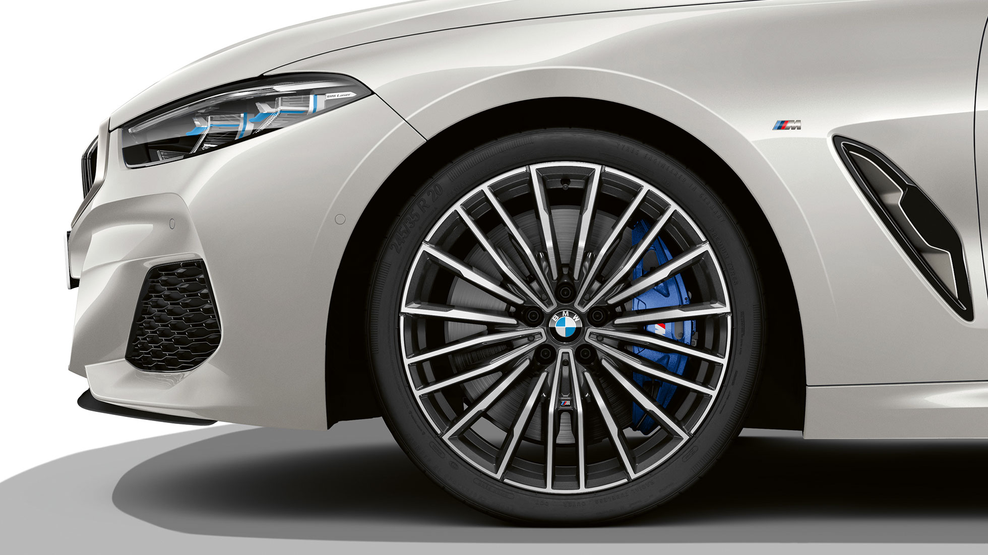 BMW M850i xDrive, Mineralweiss metallic, 20"-Leichtmetallräder Vielspeiche 729 M. BMW M850i xDrive, Mineralweiss metallic, 20"-Leichtmetallräder Vielspeiche 729 M.