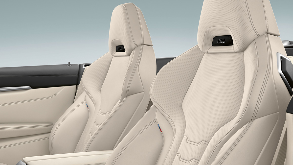 BMW M850i xDrive, sedili multifunzione in pelle Merino Ivory White con air collar. G14 BMW M850i xDrive, sedili multifunzione in pelle Merino Ivory White con air collar. G14