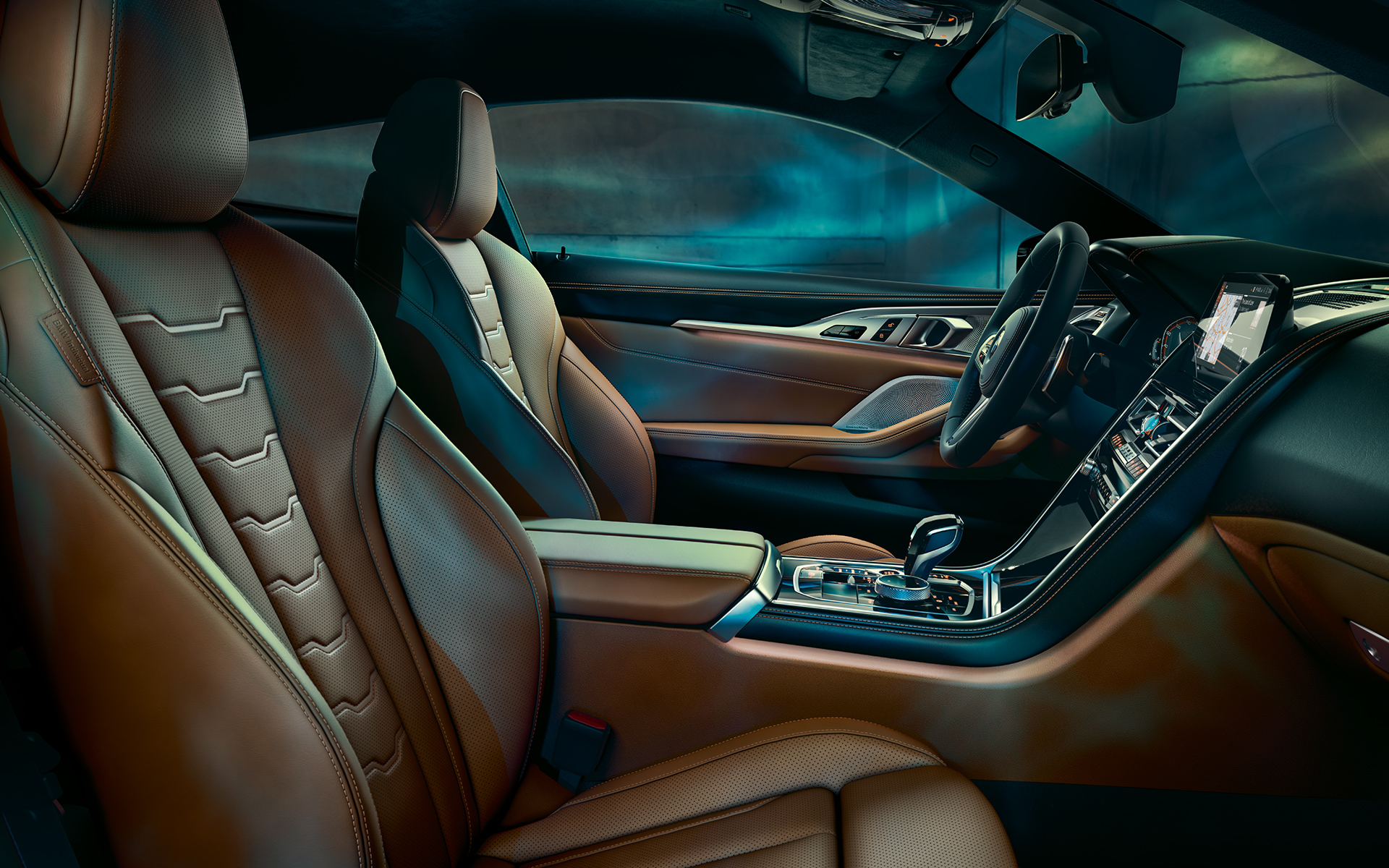 BMW Serie 8 Coupé, abitacolo Abitacolo della BMW Serie 8 Coupé con il cockpit in primo piano.