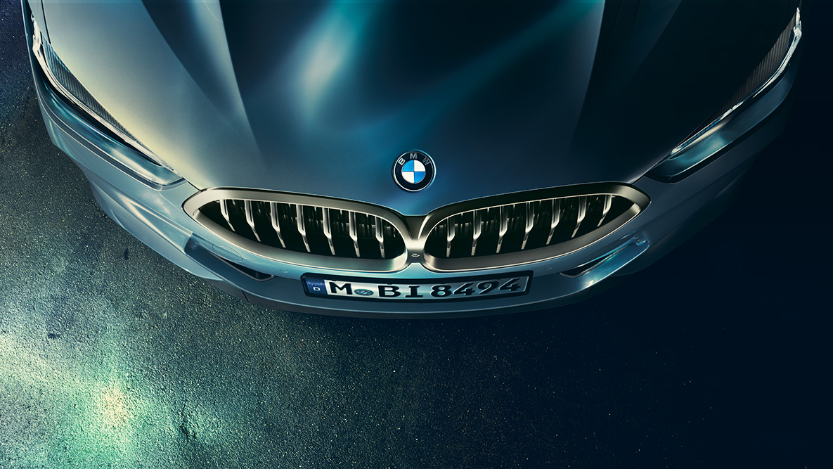 BMW Série 8 Coupé, capot. G15 Détail : vue en plongée du capot de la BMW Série 8 Coupé. G15