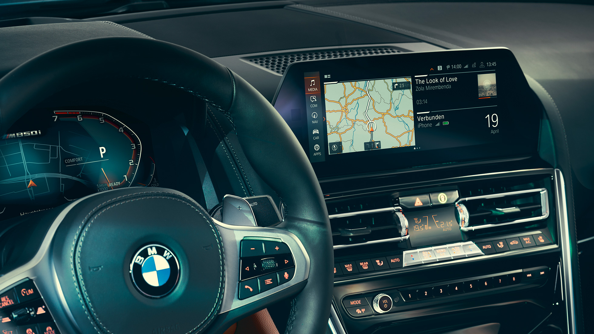 BMW Série 8 Coupé, poste de conduite. G15 BMW Série 8 Coupé, poste de conduite, gros plan avec volant et Control Display. G15