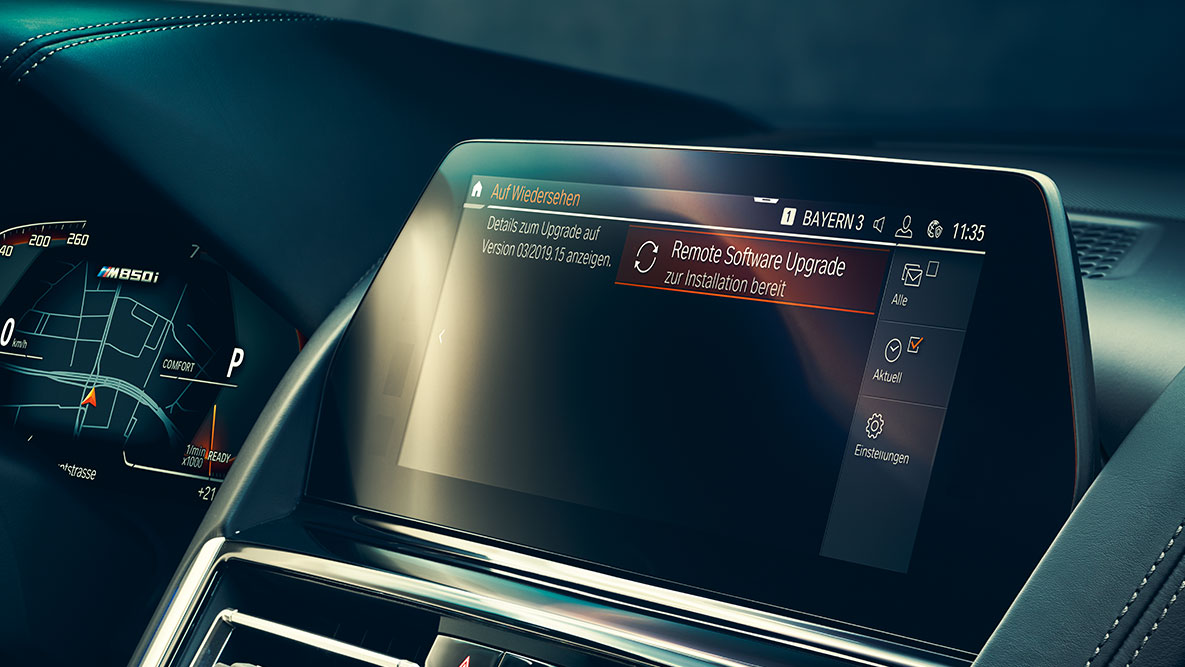 BMW Série 8 Coupé, poste de conduite. G15 Habitacle de la BMW Série 8 Coupé avec Control Display et Remote Software Upgrade. G15