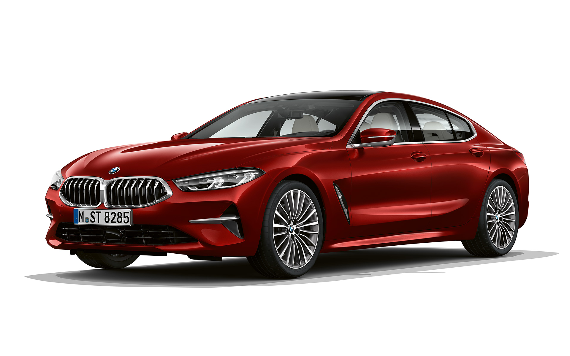 Impulsive Heat, vista anteriore a tre quarti G16 BMW Serie 8 Gran Coupé, Impulsive Heat, vista anteriore a tre quarti G16