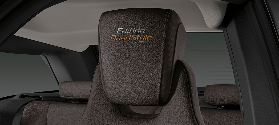 BMW i3s Edition RoadStyle 2019 sedile con impuntura “Edition RoadStyle” I01 BMW i3s Edition RoadStyle abitacolo sedile con impuntura “Edition RoadStyle” I01