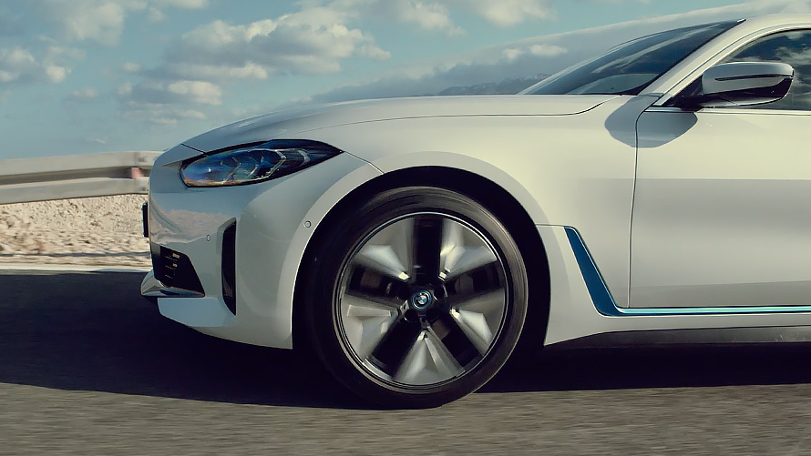Die Fahrleistung und Beschleunigung des vollelektrischen BMW i4 M50 im Film G26 2021 Die Fahrleistung und Beschleunigung des vollelektrischen BMW i4 M50 im Film G26 2021