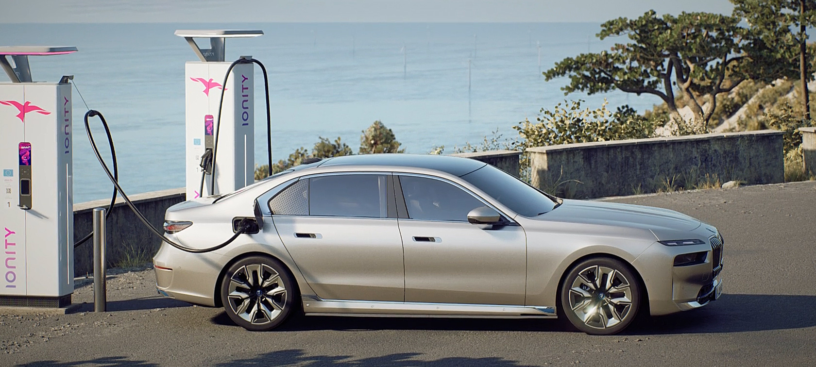 Caratteristiche salienti della ricarica della BMW i7 Berlina G70 in un video Caratteristiche salienti della ricarica domestica e in viaggio della BMW i7 Berlina G70 in un video