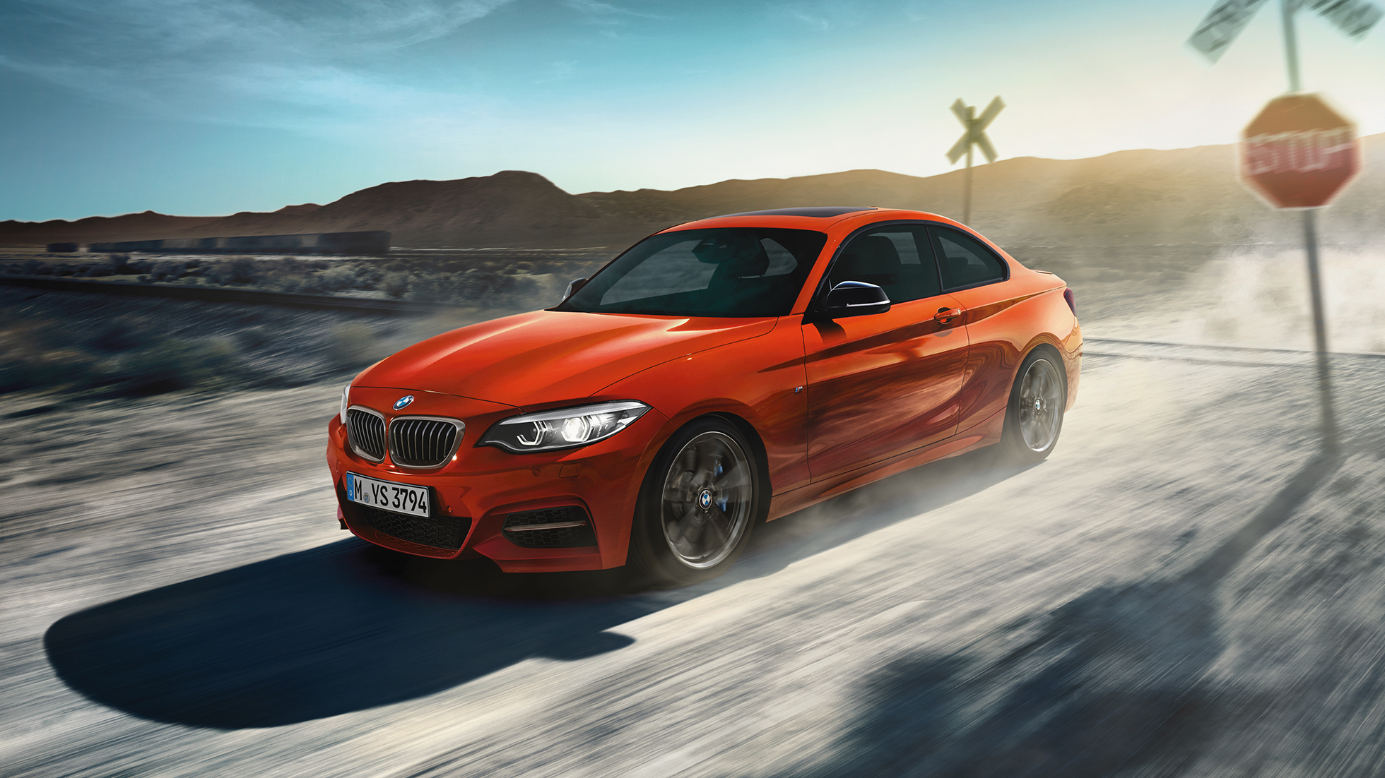 Design BMW M240i Coupé F22 Design BMW M240i Coupé F22 2017 Sunset Orange metallic Dreiviertel-Frontansicht