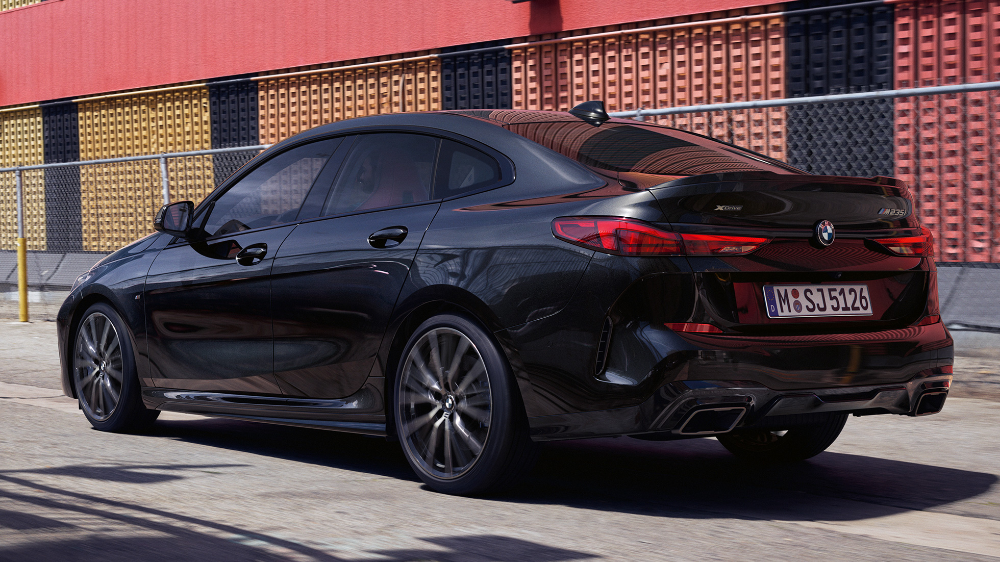 BMW M235i xDrive Gran Coupé Dreiviertel-Heckansicht F44 BMW M235i xDrive Gran Coupé 2020 Black Sapphire metallic F44 Dreiviertel-Heckansicht Exterieur