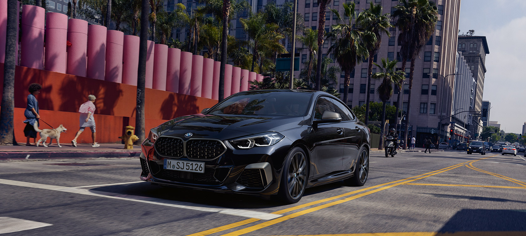 BMW M235i xDrive Gran Coupé Dreiviertel-Frontansicht BMW M235i xDrive Gran Coupé 2020 Black Sapphire metallic F44 Dreiviertel-Frontansicht