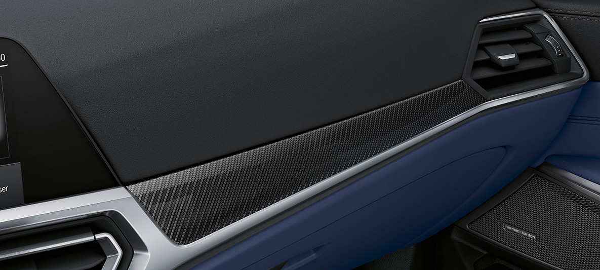 BMW Individual Interieurleisten Carbon mit Akzentleiste Perlglanz Chrom BMW M3 Limousine G80 2021 Innenraum BMW Individual Interieurleisten Carbon mit Akzentleiste Perlglanz Chrom BMW M3 Limousine G80 2021 Innenraum