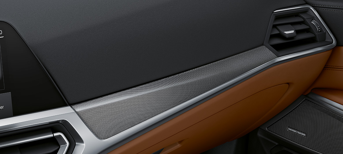 BMW Individual Interieurleisten Aluminiumgewebe hochglänzend BMW M3 Limousine 2020 G80 Innenraum BMW Individual Interieurleisten Aluminiumgewebe hochglänzend mit Akzentleiste in Perlglanz Chrom BMW M3 Limousine G80 2020 Innenraum