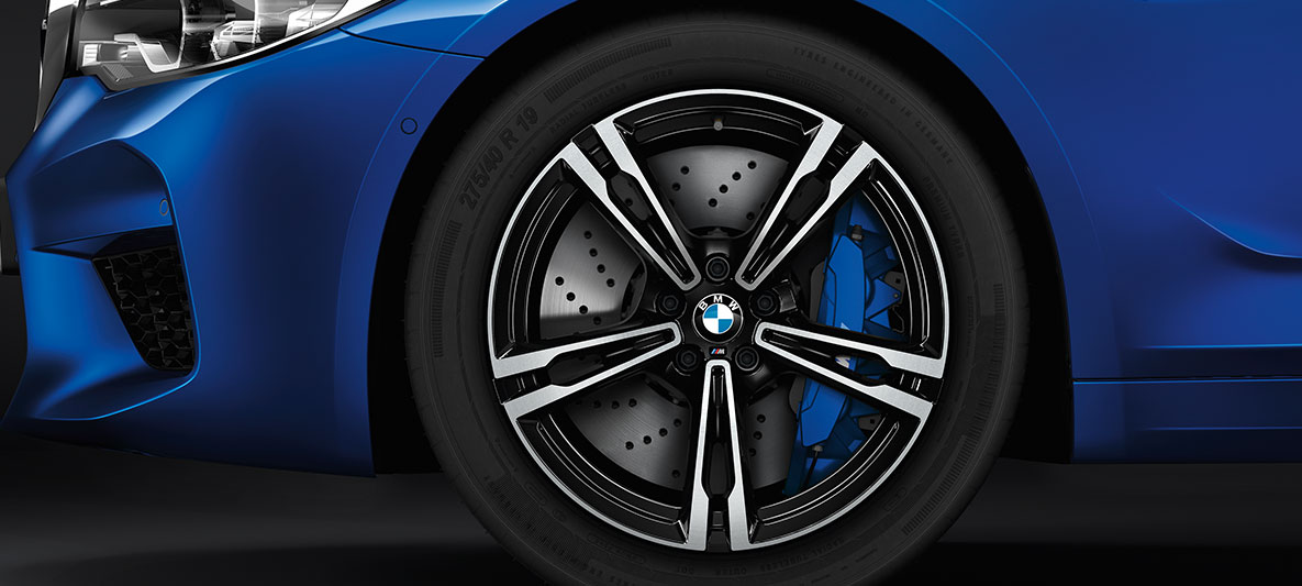 M5 Leichtmetallräder und M Carbon-Keramik-Bremse. BMW M5 Detail Leichtmetallräder und M Carbon-Keramik-Bremse.