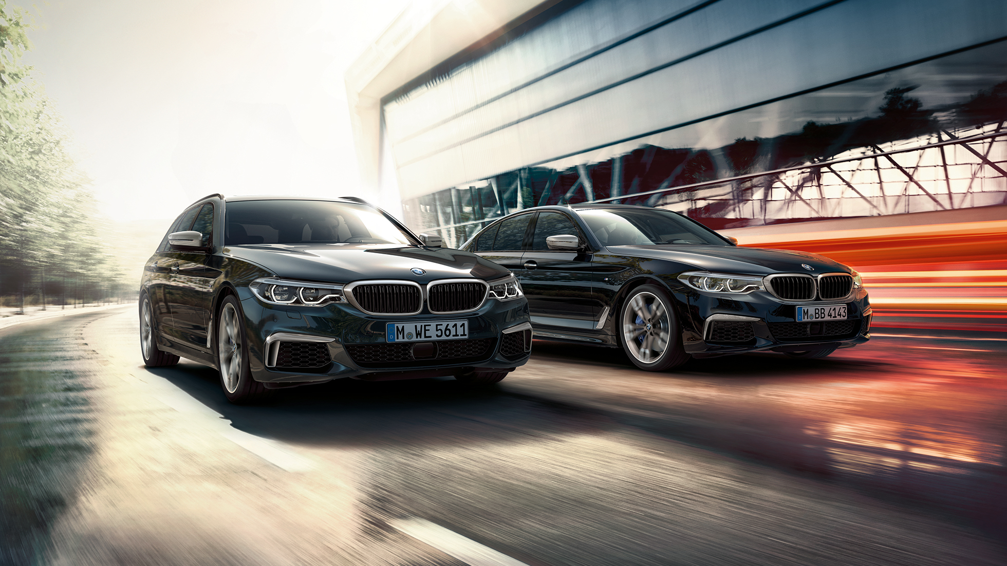 Fahrdynamik BMW M550d xDrive Touring Fahrdynamik BMW M550d xDrive Touring G31 Azuritschwarz metallic Dreiviertel-Frontansicht BMW M550d Touring Highlights