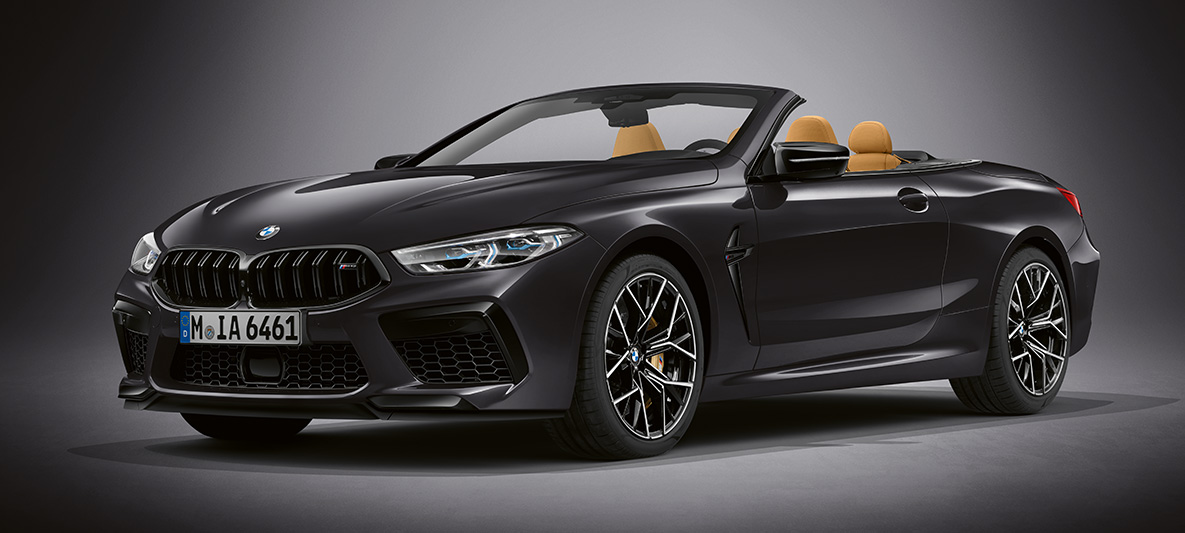 BMW Individual M8 Cabriolet in BMW Individual Brands Hatch Grey. F91 BMW Individual M8 Cabriolet in BMW Individual Brands Hatch Grey, vista frontale di tre quarti. F91