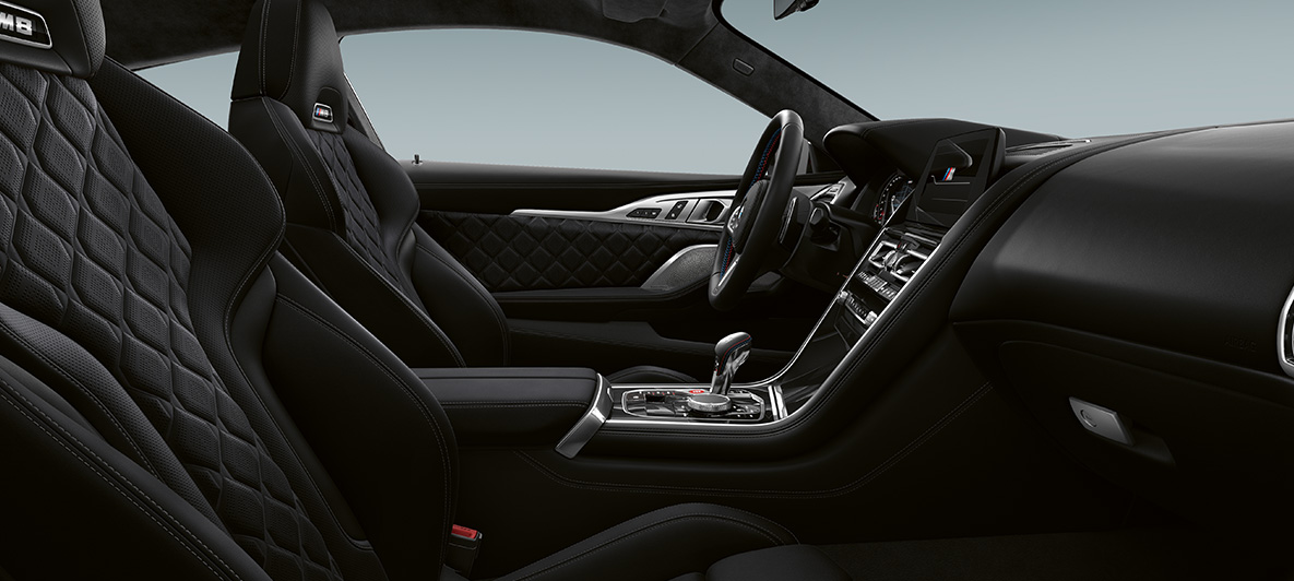 Garnissage tout cuir Merino | Schwarz et inserts de décoration BMW Individual en Pianolack Schwarz. F92 BMW Individual M8 Coupé, habitacle en garnissage tout cuir Merino | Schwarz et inserts de décoration BMW Individual en Pianolack Schwarz. F92