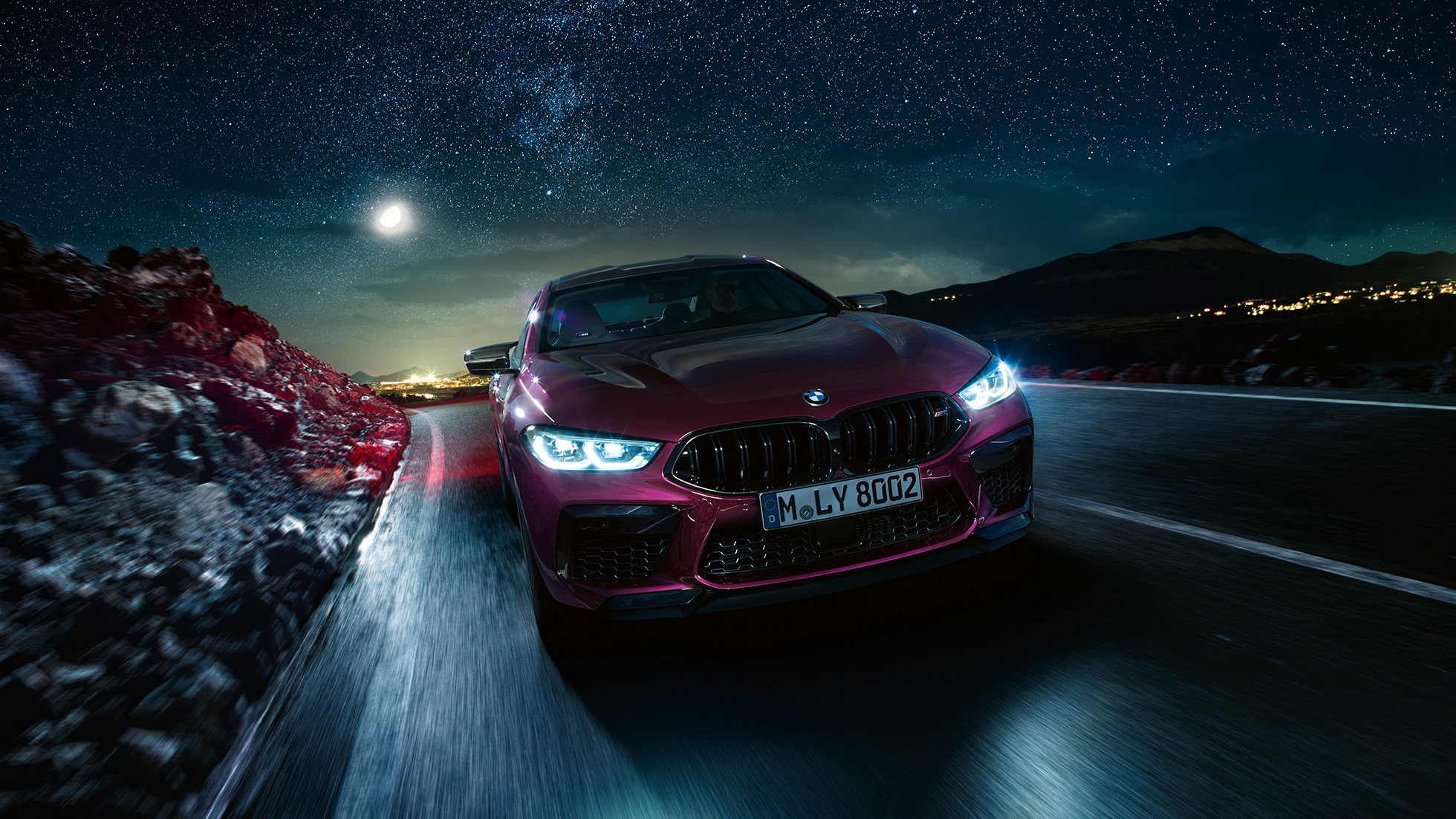 BMW M8 Competition Gran Coupé, vista frontale in movimento F93 BMW M8 Competition Gran Coupé F93 2020 BMW Individual Ametrin metallizzato, vista frontale in movimento F93